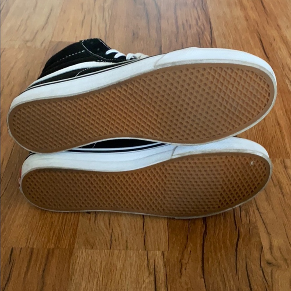 Vans - Picture 5 of 6